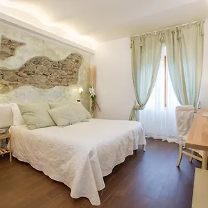 Marina Hotel