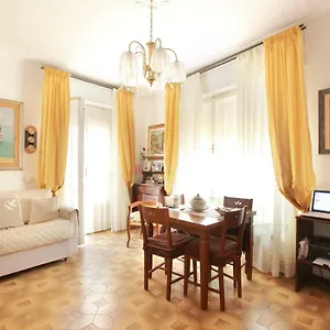 Elyse Apartment